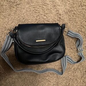 Pine and poppy downtown crossbody